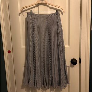 Pleated Striped A-Line Midi Skirt in Light Gray and White